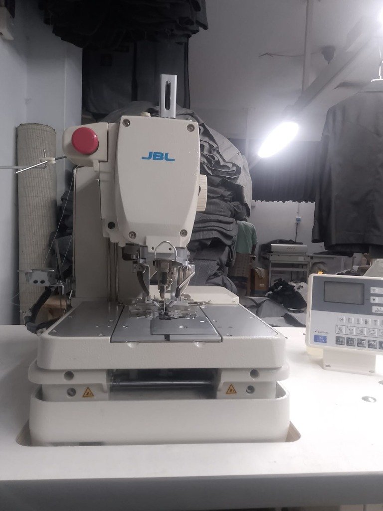 JBL automatic button hole sewing machine with digital control panel